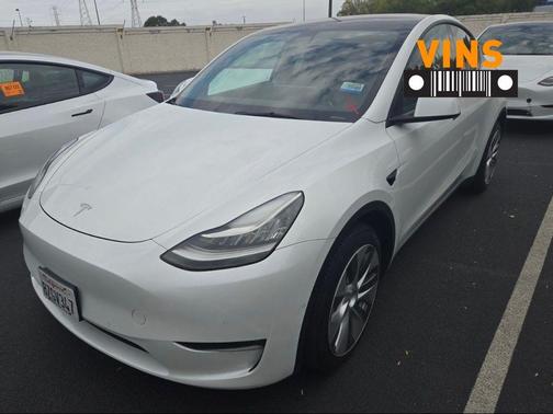 2022 Tesla Model Y Long Range Dual Motor All-Wheel Drive