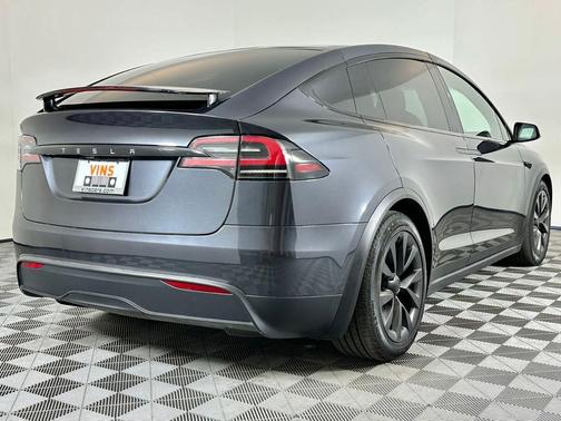 2025 Tesla Model X Long Range