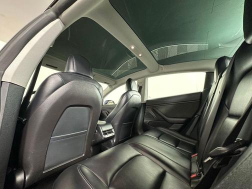 Deep Blue Metallic 2019 Tesla Model 3 Standard Range Plus