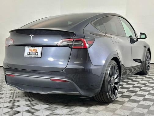 2024 Tesla Model Y Performance Dual Motor All-Wheel Drive