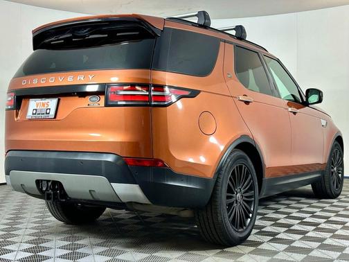 Namib Orange Premium Metallic 2018 Land Rover Discovery HSE LUXURY
