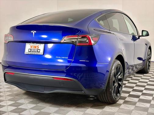 2024 Tesla Model Y Long Range Dual Motor All-Wheel Drive