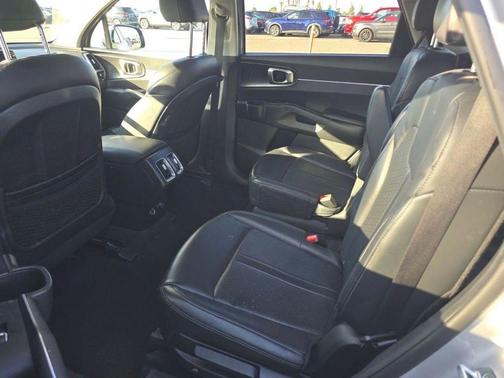 2022 Kia Sorento Hybrid S