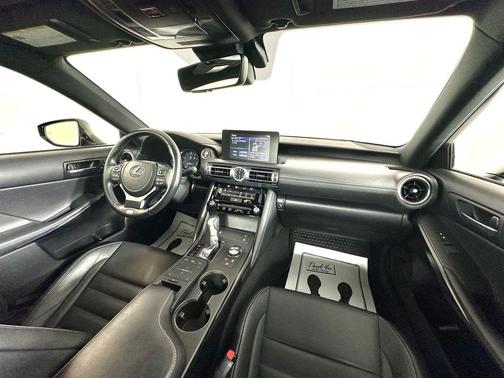 2022 Lexus IS 350 Base
