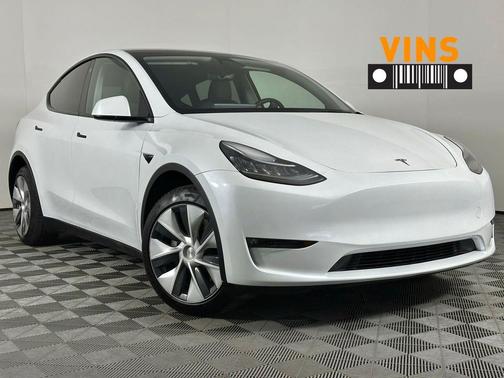 Pearl White Multi-Coat 2023 Tesla Model Y Long Range Dual Motor All-Wheel Drive