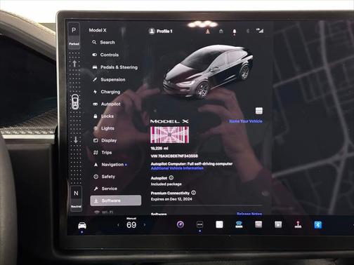 2022 Tesla Model X Plaid Tri Motor All-Wheel Drive