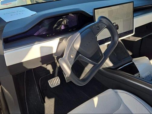 2023 Tesla Model X Plaid Tri Motor All-Wheel Drive