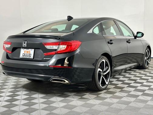 Crystal Black Pearl 2022 Honda Accord Sport 2.0T