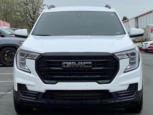 Summit White 2022 GMC Terrain SLE