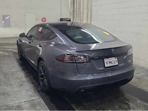 2022 Tesla Model S Plaid