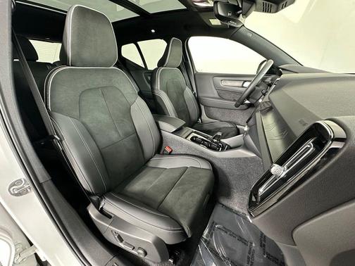 2023 Volvo XC40 Recharge Pure Electric Twin Plus