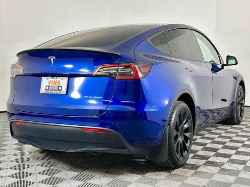 2023 Tesla Model Y Long Range Dual Motor All-Wheel Drive