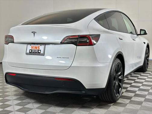 2023 Tesla Model Y Long Range Dual Motor All-Wheel Drive