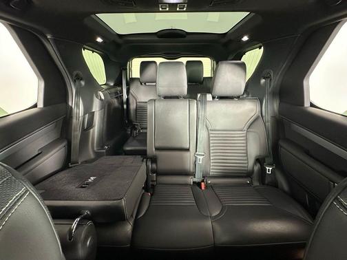 2023 Land Rover Discovery P360 S R-Dynamic