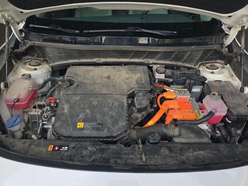 Snow White Pearl 2023 Kia Niro Touring