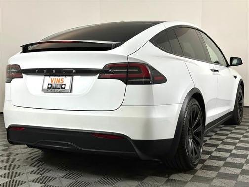 2024 Tesla Model X Long Range