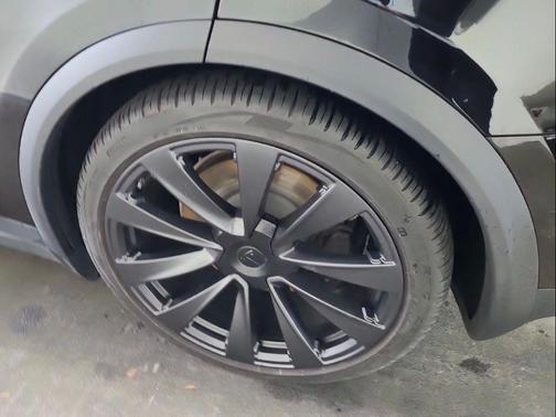 2023 Tesla Model X Standard Range