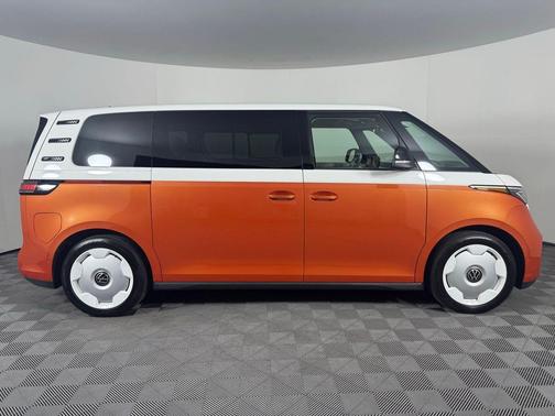 2025 Volkswagen ID. Buzz 1st Edition with 4MOTION