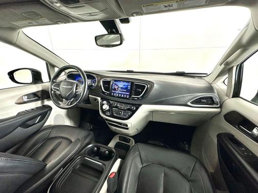 2018 Chrysler Pacifica Touring-L