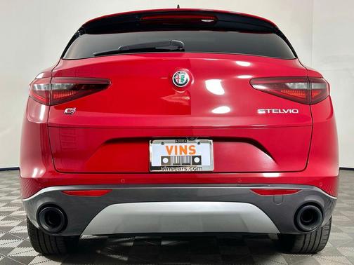 Alfa Rosso 2022 Alfa Romeo Stelvio Ti