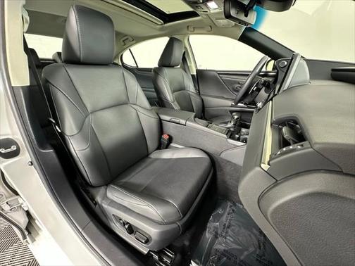 2022 Lexus ES 350 Base