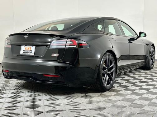2023 Tesla Model S Plaid