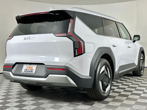 2025 Kia EV9 Wind