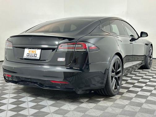 2022 Tesla Model S Plaid