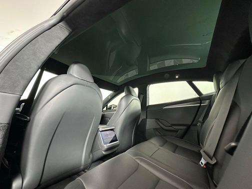 2022 Tesla Model S Plaid
