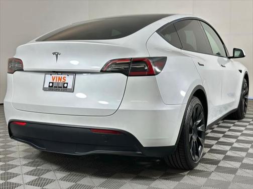 2024 Tesla Model Y Long Range Dual Motor All-Wheel Drive