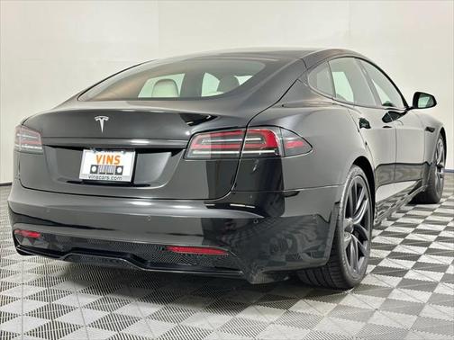 2022 Tesla Model S Base