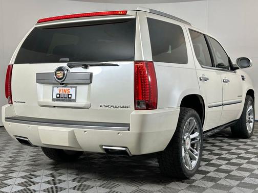 2014 Cadillac Escalade Platinum Edition