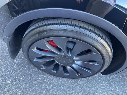 2024 Tesla Model Y Performance Dual Motor All-Wheel Drive