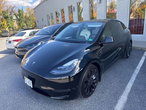 2024 Tesla Model Y Performance Dual Motor All-Wheel Drive