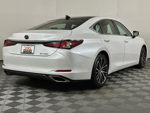 2022 Lexus ES 350 Base