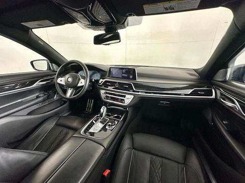 2021 BMW 750 i xDrive