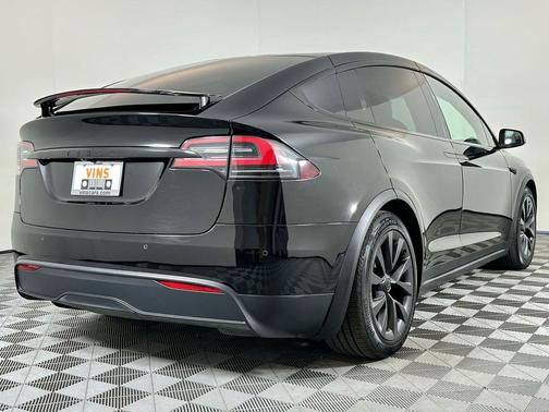 2022 Tesla Model X Dual Motor All-Wheel Drive