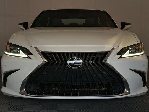 Eminent White Pearl 2022 Lexus ES 350 Base