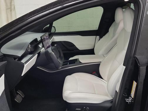 2022 Tesla Model X Plaid Tri Motor All-Wheel Drive