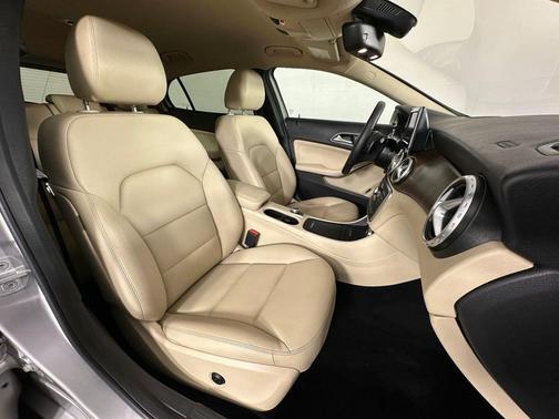 Polar Silver Metallic 2015 Mercedes-Benz GLA-Class 4MATIC