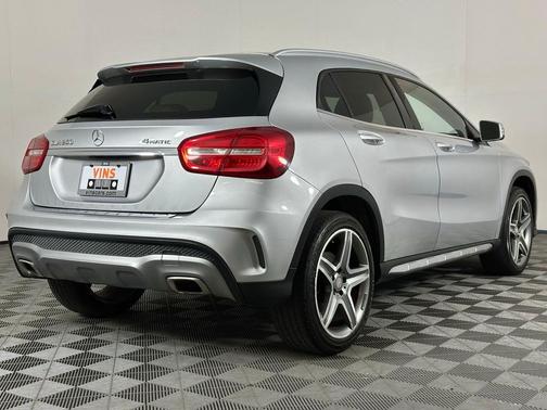 Polar Silver Metallic 2015 Mercedes-Benz GLA-Class 4MATIC