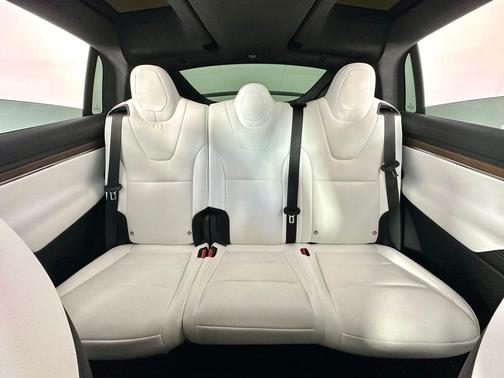 2022 Tesla Model X Dual Motor All-Wheel Drive