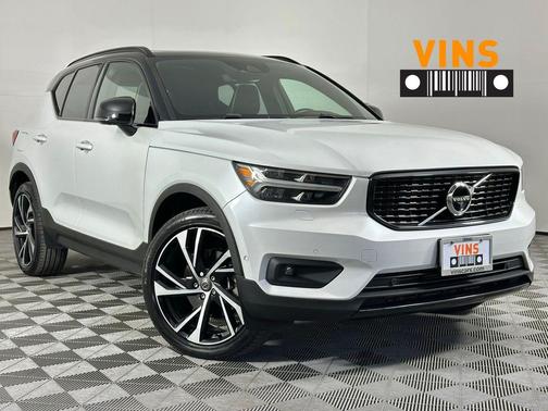 2019 Volvo XC40 T5 R-Design