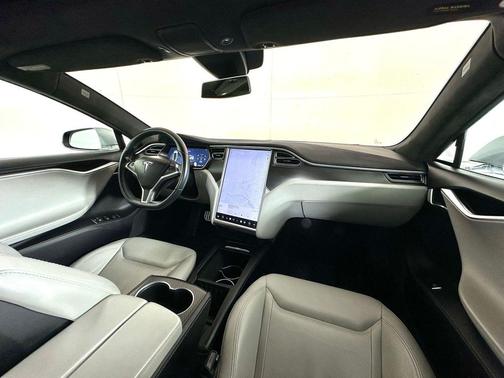 2016 Tesla Model S P90D