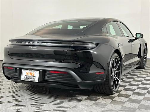 2022 Porsche Taycan Base
