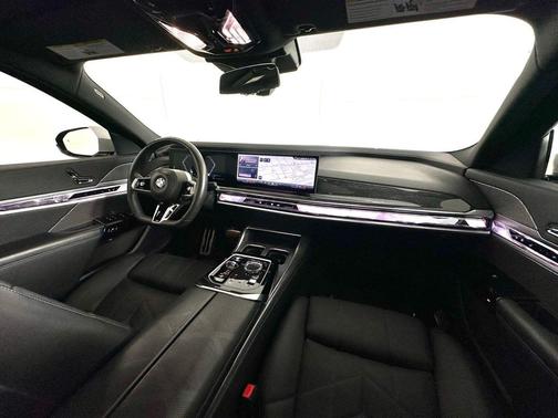 2023 BMW 760 i xDrive