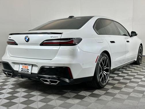 2023 BMW 760 i xDrive