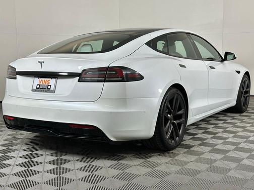 2022 Tesla Model S Base