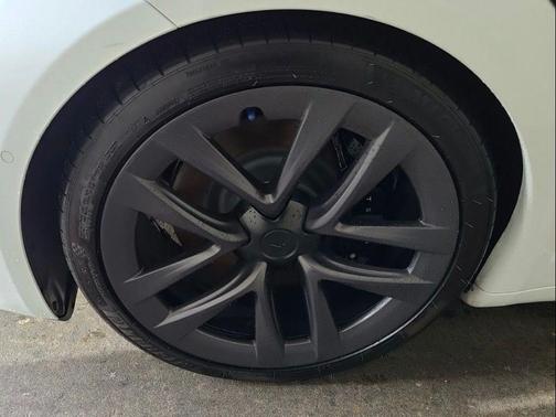 2022 Tesla Model S Base