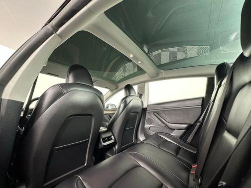 Deep Blue Metallic 2023 Tesla Model 3 Performance